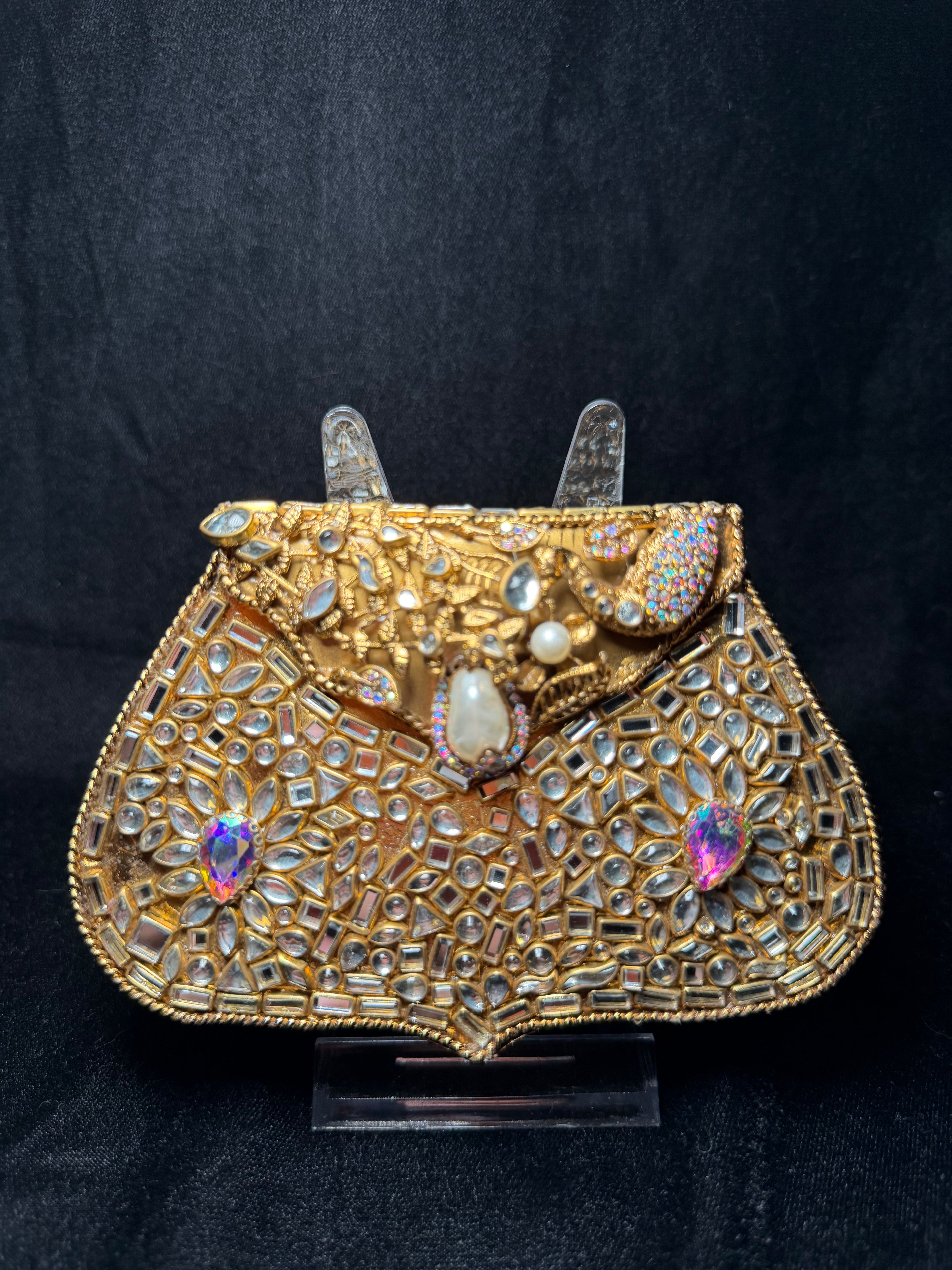 Small Bubble Trapezoid Kundan Clutch | RKC-205