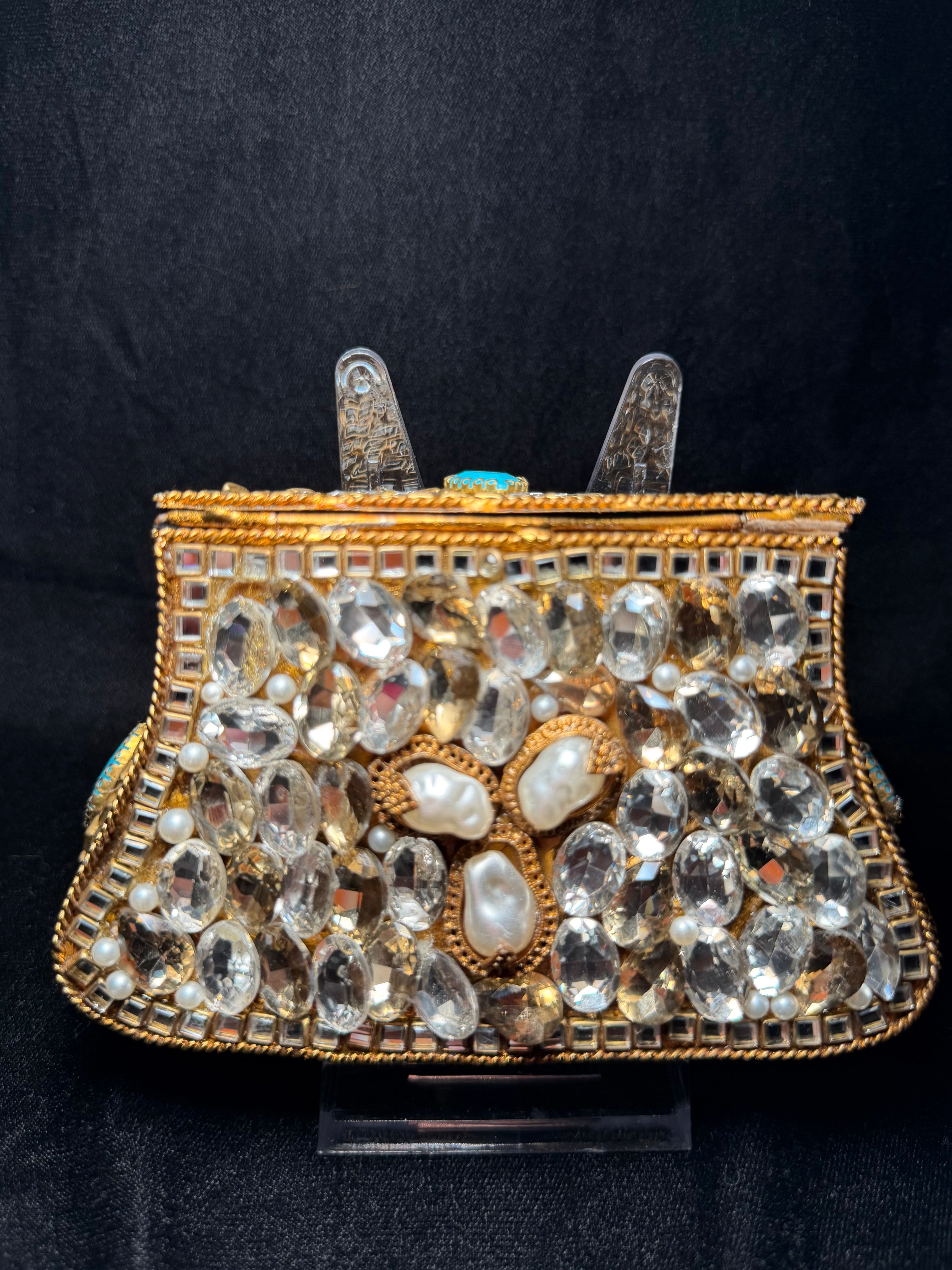Small Bubble Trapezoid Kundan Clutch | RKC-206