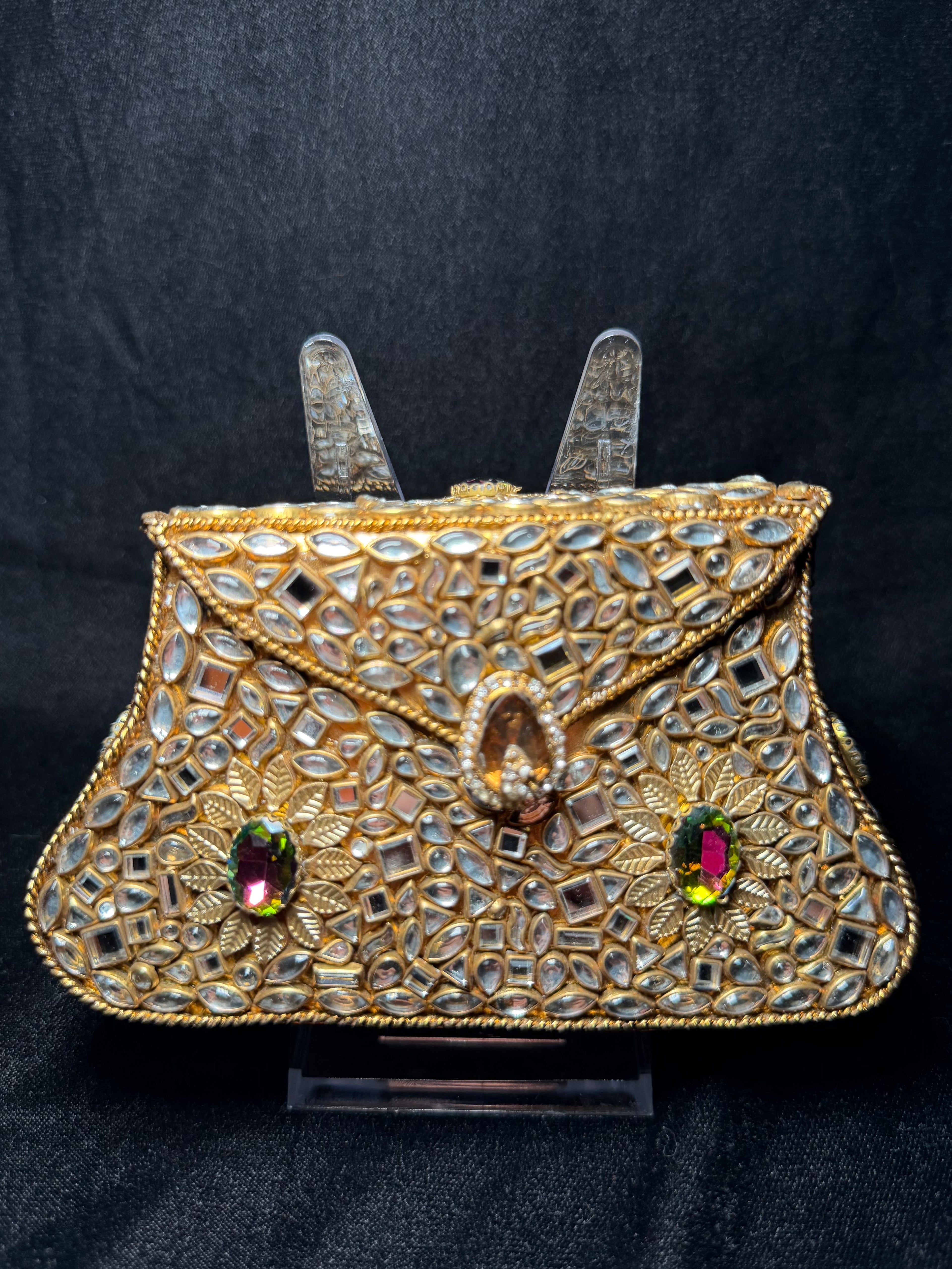 Small Bubble Trapezoid Kundan Clutch | RKC-207